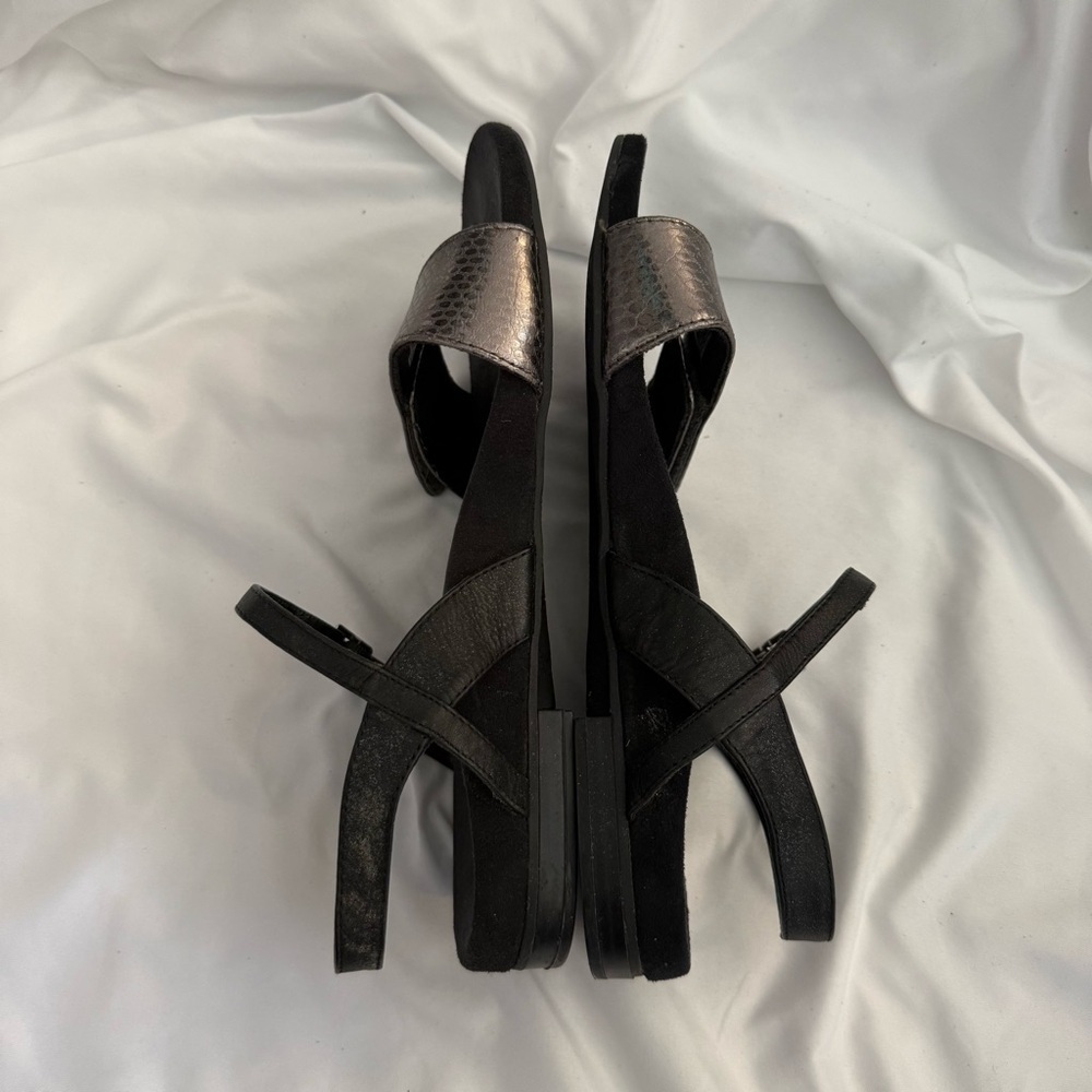 EUC Vionic Sondra Orthaheel Metallic Snake Slingback Sandals - Picture 3 of 7